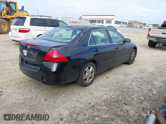 ✅ 2006 Honda Accord LX SE • VIN: 1HGCM56376A021139 • Lot: 43983066. Wystawiony na IAAI z przebiegiem 208 593 mil. Bezpłatny archiwum sprzedaży aukcyjnych z USA i szczegółowy raport historii pojazdu na DreamBid. Zdjęcie 4.
