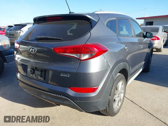 ✅ 2017 Hyundai Tucson SE • VIN: KM8J33A44HU477450 • Lot: 44324752. Wystawiony na IAAI z przebiegiem 106 022 mil. Bezpłatny archiwum sprzedaży aukcyjnych z USA i szczegółowy raport historii pojazdu na DreamBid. Zdjęcie 4.