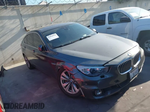 ✅ 2015 BMW 5 Series 535i Gran Turismo • VIN: WBA5M2C50FGH99095 • Lot: 43038554. Wystawiony na IAAI z przebiegiem 83 140 mil. Bezpłatny archiwum sprzedaży aukcyjnych z USA i szczegółowy raport historii pojazdu na DreamBid. Zdjęcie 1.