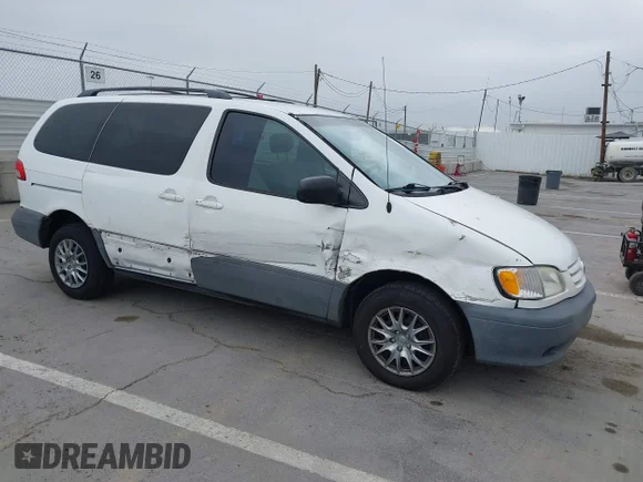 ✅ 2002 Toyota Sienna CE • VIN: 4T3ZF19C02U426245 • Lot: 45090157. Listed on IAAI with 250,543 mi. Free auction sales archive from the USA and detailed vehicle history report at DreamBid. Image 1.