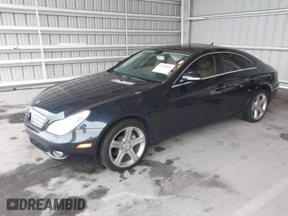 ✅ 2007 Mercedes-Benz CLS 550 • VIN: WDDDJ72X87A110600 • Лот: 43186011. Опубліковано раніше на IAAI з пробігом 69 500 миль. Безкоштовний доступ до архіву аукціонних продажів зі США та докладний звіт про історію автомобіля на DreamBid. Зображення 2.