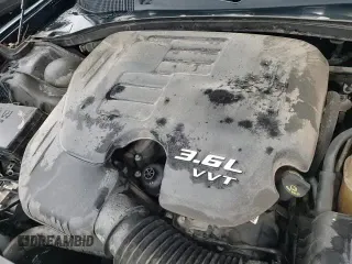 ✅ 2017 Dodge Charger SXT • VIN: 2C3CDXHG6HH551458 • Lot: 68157545. Wystawiony na Copart z przebiegiem 117 877 mil. Bezpłatny archiwum sprzedaży aukcyjnych z USA i szczegółowy raport historii pojazdu na DreamBid. Zdjęcie 15.