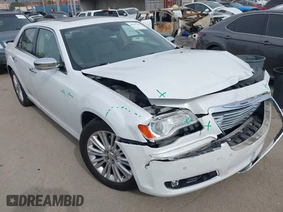 ✅ 2011 Chrysler 300 C • VIN: 2C3CK6CT5BH559966 • Lot: 44347238. Wystawiony na IAAI z przebiegiem 87 843 mil. Bezpłatny archiwum sprzedaży aukcyjnych z USA i szczegółowy raport historii pojazdu na DreamBid. Zdjęcie 1.