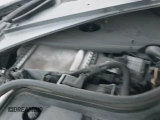 ✅ 2017 Mercedes-Benz C 300 • VIN: 55SWF4JB4HU233214 • Lot: 43439329. Wystawiony na IAAI z przebiegiem 120 309 mil. Bezpłatny archiwum sprzedaży aukcyjnych z USA i szczegółowy raport historii pojazdu na DreamBid. Zdjęcie 19.