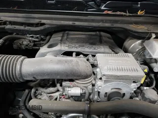 ✅ 2020 Ram 1500 Big Horn • VIN: 1C6SRFFT4LN340947 • Lot: 82686635. Wystawiony na Copart z przebiegiem 77 085 mil. Bezpłatny archiwum sprzedaży aukcyjnych z USA i szczegółowy raport historii pojazdu na DreamBid. Zdjęcie 15.