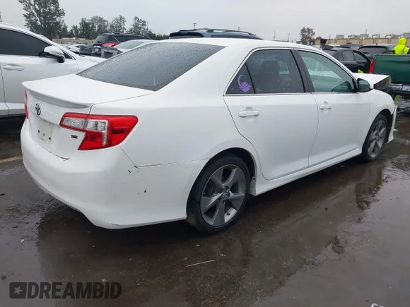 ✅ 2014 Toyota Camry SE Sport • VIN: 4T1BF1FK5EU412576 • Lot: 44046564. Wystawiony na IAAI z przebiegiem 261 787 mil. Bezpłatny archiwum sprzedaży aukcyjnych z USA i szczegółowy raport historii pojazdu na DreamBid. Zdjęcie 4.
