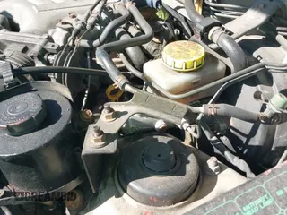 ✅ 1998 Infiniti QX4 • VIN: JNRAR05Y7WW023547 • Lot: 43087768. Wystawiony na IAAI z przebiegiem 210 621 mil. Bezpłatny archiwum sprzedaży aukcyjnych z USA i szczegółowy raport historii pojazdu na DreamBid. Zdjęcie 12.