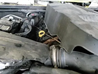 ✅ 2017 Jeep Wrangler Unlimited Sahara • VIN: 1C4BJWEG1HL688521 • Lot: 64886055. Wystawiony na Copart z przebiegiem 147 843 mil. Bezpłatny archiwum sprzedaży aukcyjnych z USA i szczegółowy raport historii pojazdu na DreamBid. Zdjęcie 16.