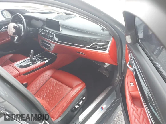 ✅ 2021 BMW 7 Series 740i • VIN: WBA7T2C03MCF52741 • Lot: 41527846. Wystawiony na IAAI z przebiegiem 41 448 mil. Bezpłatny archiwum sprzedaży aukcyjnych z USA i szczegółowy raport historii pojazdu na DreamBid. Zdjęcie 5.