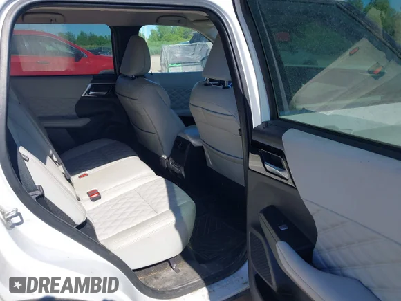 ✅ 2022 Mitsubishi Outlander SEL • VIN: JA4J4VA8XNZ044191 • Lot: 45218848. Wystawiony na IAAI z przebiegiem 95 270 mil. Bezpłatny archiwum sprzedaży aukcyjnych z USA i szczegółowy raport historii pojazdu na DreamBid. Zdjęcie 8.