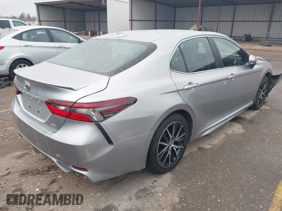 ✅ 2023 Toyota Camry SE • VIN: 4T1G11AK9PU801705 • Lot: 44053003. Wystawiony na IAAI z przebiegiem 46 002 mil. Bezpłatny archiwum sprzedaży aukcyjnych z USA i szczegółowy raport historii pojazdu na DreamBid. Zdjęcie 4.