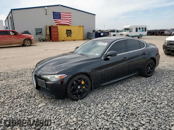 ✅ 2018 Alfa Romeo Giulia Ti Sport • VIN: ZARFAECNXJ7577063 • Лот: 68201255. Опубликован ранее на Copart с пробегом 126 730 миль. Бесплатный доступ к архиву аукционных продаж из США и подробный отчёт об истории автомобиля на DreamBid. Изображение 1.