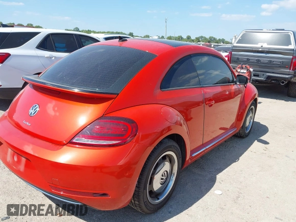✅ 2018 Volkswagen Beetle S • VIN: 3VWFD7AT7JM704868 • Лот: 43313404. Опубликован ранее на IAAI с пробегом 49 638 миль. Бесплатный доступ к архиву аукционных продаж из США и подробный отчёт об истории автомобиля на DreamBid. Изображение 4.
