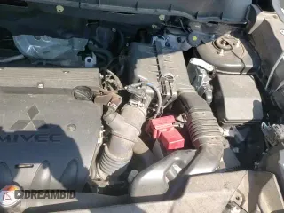 ✅ 2022 Mitsubishi Outlander ES • VIN: JA4ARUAU7NU009369 • Lot: 80891615. Listed on Copart with 59,893 mi. Free auction sales archive from the USA and detailed vehicle history report at DreamBid. Image 15.