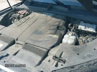 ✅ 2018 Audi Q7 Prestige • VIN: WA1VAAF72JD022714 • Lot: 42923294. Wystawiony na IAAI z przebiegiem 124 390 mil. Bezpłatny archiwum sprzedaży aukcyjnych z USA i szczegółowy raport historii pojazdu na DreamBid. Zdjęcie 18.