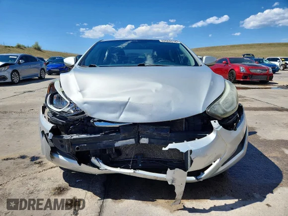 ✅ 2016 Hyundai Elantra SE • VIN: 5NPDH4AE9GH746469 • Lot: 53568516. Wystawiony na Copart z przebiegiem 161 274 mil. Bezpłatny archiwum sprzedaży aukcyjnych z USA i szczegółowy raport historii pojazdu na DreamBid. Zdjęcie 5.