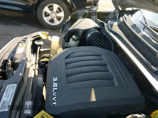 ✅ 2014 Chrysler Town & Country Touring • VIN: 2C4RC1BG3ER208336 • Lot: 43641938. Wystawiony na IAAI z przebiegiem 104 303 mil. Bezpłatny archiwum sprzedaży aukcyjnych z USA i szczegółowy raport historii pojazdu na DreamBid. Zdjęcie 20.