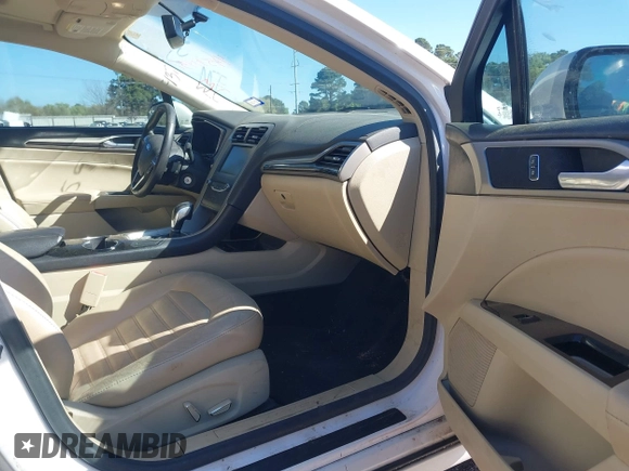 ✅ 2015 Ford Fusion SE • VIN: 3FA6P0H95FR113076 • Lot: 44592437. Wystawiony na IAAI z przebiegiem 222 811 mil. Bezpłatny archiwum sprzedaży aukcyjnych z USA i szczegółowy raport historii pojazdu na DreamBid. Zdjęcie 5.