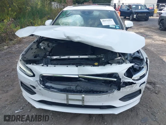 ✅ 2019 Volvo S90 Momentum • VIN: LVYA22MKXKP110725 • Lot: 40371553. Listed on IAAI with 74,942 mi. Free auction sales archive from the USA and detailed vehicle history report at DreamBid. Image 6.