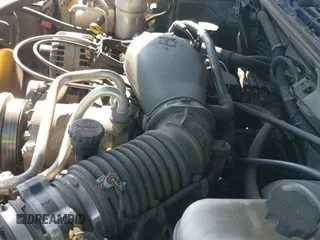 ✅ 2003 GMC Sonoma SLS • VIN: 1GTCS19X638129914 • Lot: 42048299. Wystawiony na IAAI z przebiegiem 169 901 mil. Bezpłatny archiwum sprzedaży aukcyjnych z USA i szczegółowy raport historii pojazdu na DreamBid. Zdjęcie 12.