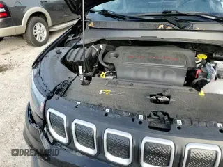 ✅ 2022 Jeep Compass Latitude Lux • VIN: 3C4NJDFB3NT133381 • Lot: 90588475. Listed on Copart with 23,924 mi. Free auction sales archive from the USA and detailed vehicle history report at DreamBid. Image 14.