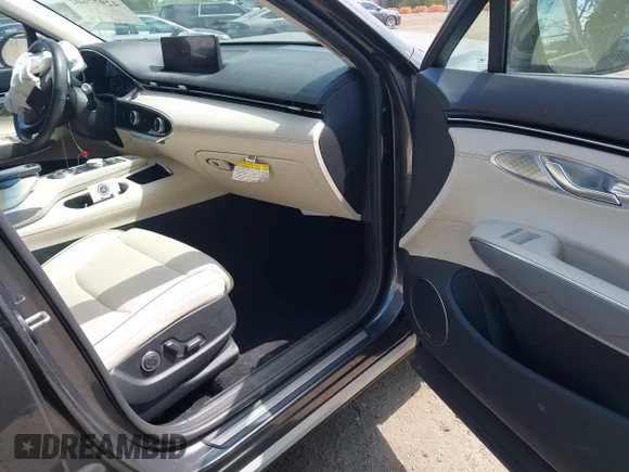 ✅ 2022 Genesis GV70 2.5T • VIN: KMUMADTB8NU067347 • Лот: 42977602. Опубліковано раніше на IAAI з пробігом 29 008 миль. Безкоштовний доступ до архіву аукціонних продажів зі США та докладний звіт про історію автомобіля на DreamBid. Зображення 5.