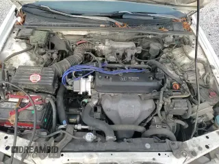 1993 Honda Accord LX with VIN 1HGCB7555PA075576, listed as a Copart auction lot 87296714 with 230,192 mi miles and Salvage title. Bid and sale history available at DreamBid. Image 16.