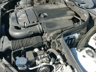 ✅ 2015 Mercedes-Benz C 250 • VIN: WDDGJ4HB8FG405408 • Lot: 43176512. Wystawiony na IAAI z przebiegiem 131 616 mil. Bezpłatny archiwum sprzedaży aukcyjnych z USA i szczegółowy raport historii pojazdu na DreamBid. Zdjęcie 20.