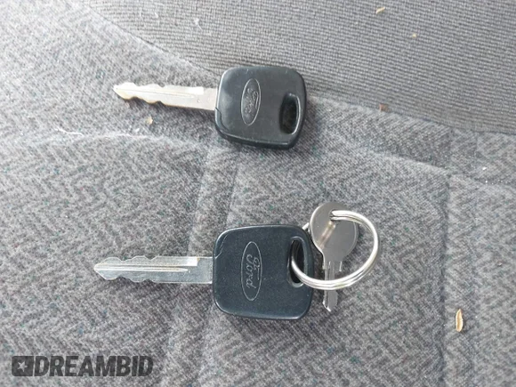 ✅ 2000 Ford Explorer XLS • VIN: 1FMZU72X2YUB64879 • Лот: 42333278. Опубликован ранее на IAAI с пробегом 169 693 миль. Бесплатный доступ к архиву аукционных продаж из США и подробный отчёт об истории автомобиля на DreamBid. Изображение 11.
