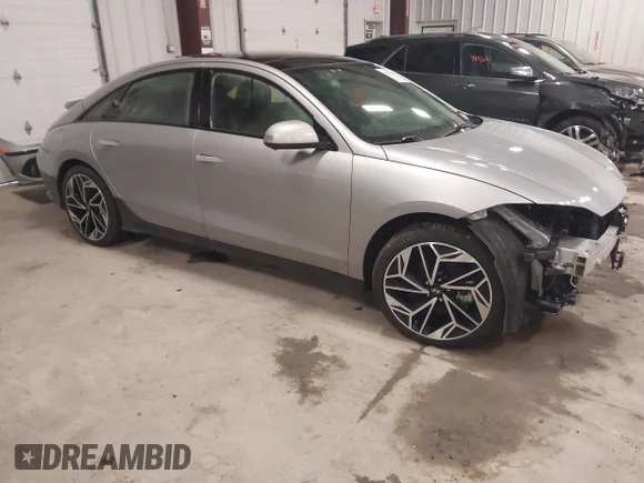 ✅ 2024 Hyundai Ioniq 6 Limited • VIN: KMHM54AC8RA054877 • Лот: 43983476. Опубликован ранее на IAAI с пробегом 43 884 миль. Бесплатный доступ к архиву аукционных продаж из США и подробный отчёт об истории автомобиля на DreamBid. Изображение 1.