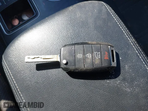 ✅ 2019 Kia Sorento LX • VIN: 5XYPGDA51KG511760 • Lot: 44320336. Wystawiony na IAAI z przebiegiem 60 525 mil. Bezpłatny archiwum sprzedaży aukcyjnych z USA i szczegółowy raport historii pojazdu na DreamBid. Zdjęcie 11.