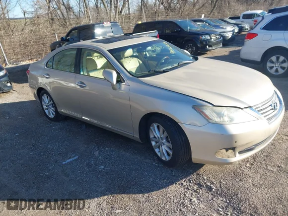 ✅ 2012 Lexus ES 330 • VIN: JTHBK1EG3C2508629 • Lot: 45117910. Wystawiony na IAAI z przebiegiem 191 148 mil. Bezpłatny archiwum sprzedaży aukcyjnych z USA i szczegółowy raport historii pojazdu na DreamBid. Zdjęcie 1.