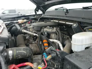 ✅ 2013 GMC Sierra 2500HD SLE • VIN: 1GT120C88DF182730 • Lot: 43569689. Wystawiony na IAAI z przebiegiem 218 225 mil. Bezpłatny archiwum sprzedaży aukcyjnych z USA i szczegółowy raport historii pojazdu na DreamBid. Zdjęcie 19.