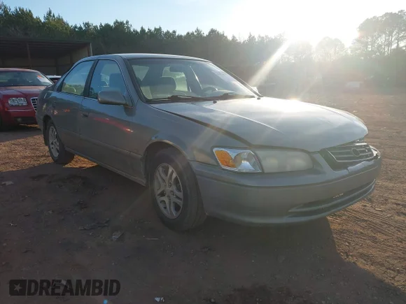 ✅ 2001 Toyota Camry XLE • VIN: JT2BG28K810539370 • Лот: 43928477. Опубликован ранее на IAAI с пробегом 230 685 миль. Бесплатный доступ к архиву аукционных продаж из США и подробный отчёт об истории автомобиля на DreamBid. Изображение 1.