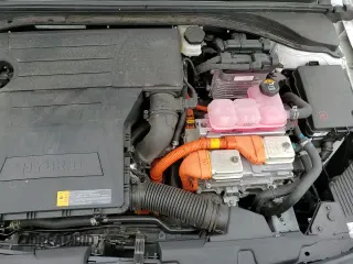 ✅ 2022 Hyundai Ioniq Blue • VIN: KMHC65LC4NU274263 • Lot: 49618995. Wystawiony na Copart z przebiegiem 31 071 mil. Bezpłatny archiwum sprzedaży aukcyjnych z USA i szczegółowy raport historii pojazdu na DreamBid. Zdjęcie 13.