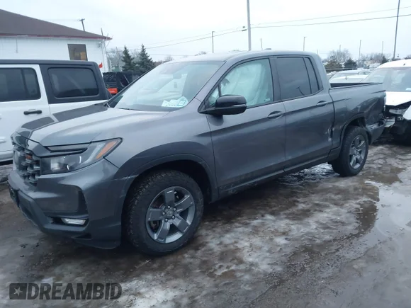 ✅ 2024 Honda Ridgeline TrailSport • VIN: 5FPYK3F66RB021676 • Лот: 43949557. Опубліковано раніше на IAAI з пробігом 17 688 миль. Безкоштовний доступ до архіву аукціонних продажів зі США та докладний звіт про історію автомобіля на DreamBid. Зображення 2.