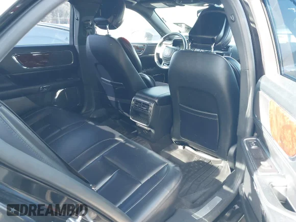 ✅ 2019 Lincoln Continental Standard • VIN: 1LN6L9PK7K5602571 • Lot: 41699481. Wystawiony na IAAI z przebiegiem 224 610 mil. Bezpłatny archiwum sprzedaży aukcyjnych z USA i szczegółowy raport historii pojazdu na DreamBid. Zdjęcie 8.