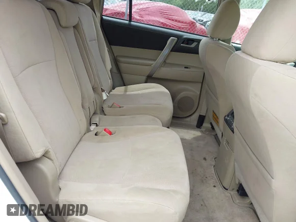 ✅ 2010 Toyota Highlander Sport • VIN: 5TDXK3EH4AS003555 • Lot: 42219422. Wystawiony na IAAI z przebiegiem 209 916 mil. Bezpłatny archiwum sprzedaży aukcyjnych z USA i szczegółowy raport historii pojazdu na DreamBid. Zdjęcie 8.