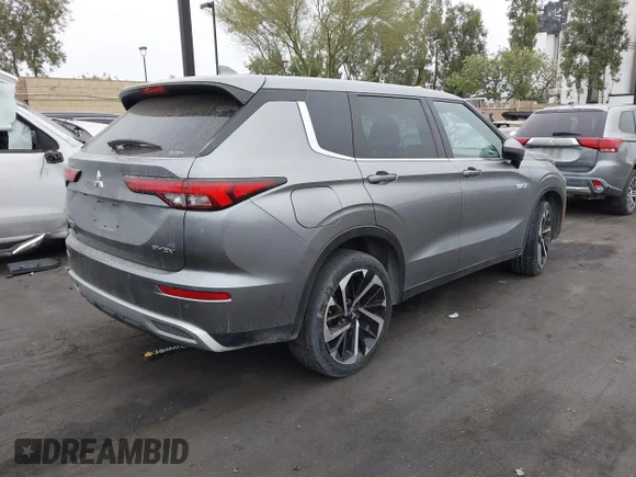 ✅ 2023 Mitsubishi Outlander SE • VIN: JA4T5UA96PZ037623 • Lot: 45318559. Wystawiony na IAAI z przebiegiem 28 451 mil. Bezpłatny archiwum sprzedaży aukcyjnych z USA i szczegółowy raport historii pojazdu na DreamBid. Zdjęcie 4.
