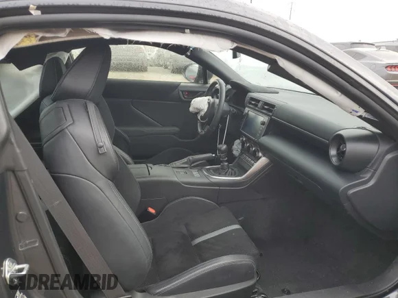 ✅ 2023 Toyota 86 Premium • VIN: JF1ZNBE18P9766480 • Lot: 82883984. Wystawiony na Copart z przebiegiem 8 887 mil. Bezpłatny archiwum sprzedaży aukcyjnych z USA i szczegółowy raport historii pojazdu na DreamBid. Zdjęcie 10.
