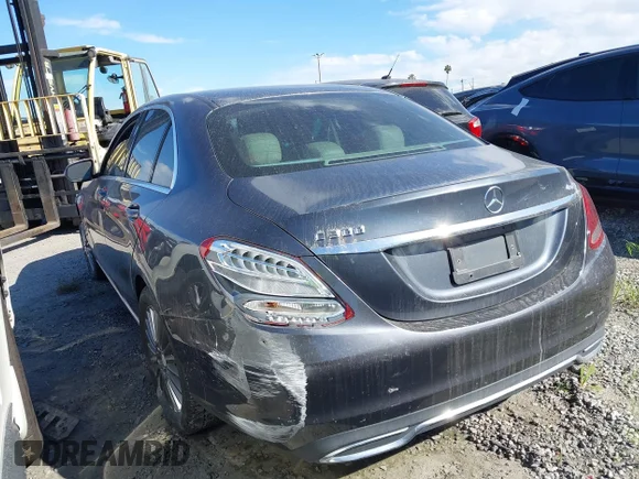 ✅ 2016 Mercedes-Benz C 300 • VIN: 55SWF4KB1GU101833 • Лот: 44021898. Опубліковано раніше на IAAI з пробігом 140 658 миль. Безкоштовний доступ до архіву аукціонних продажів зі США та докладний звіт про історію автомобіля на DreamBid. Зображення 3.