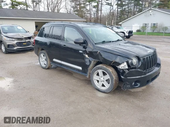 ✅ 2010 Jeep Compass Latitude • VIN: 1J4NF1FBXAD624184 • Lot: 44767290. Wystawiony na IAAI z przebiegiem 136 166 mil. Bezpłatny archiwum sprzedaży aukcyjnych z USA i szczegółowy raport historii pojazdu na DreamBid. Zdjęcie 1.