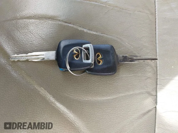 ✅ 2000 Infiniti QX4 • VIN: JNRAR07Y8YW082378 • Lot: 41534117. Wystawiony na IAAI z przebiegiem 234 830 mil. Bezpłatny archiwum sprzedaży aukcyjnych z USA i szczegółowy raport historii pojazdu na DreamBid. Zdjęcie 11.