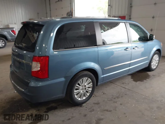 ✅ 2012 Chrysler Town & Country Limited • VIN: 2C4RC1GG3CR134163 • Lot: 45197169. Wystawiony na IAAI z przebiegiem 176 738 mil. Bezpłatny archiwum sprzedaży aukcyjnych z USA i szczegółowy raport historii pojazdu na DreamBid. Zdjęcie 4.