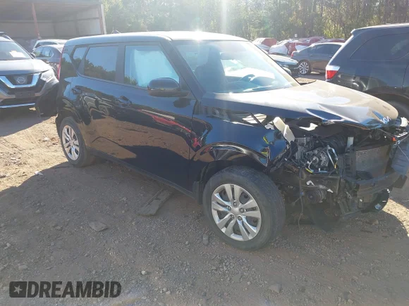 ✅ 2022 Kia Soul LX • VIN: KNDJ23AUXN7166722 • Lot: 43632460. Wystawiony na IAAI z przebiegiem 61 912 mil. Bezpłatny archiwum sprzedaży aukcyjnych z USA i szczegółowy raport historii pojazdu na DreamBid. Zdjęcie 1.