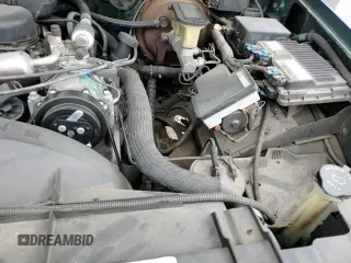 ✅ 1997 Chevrolet Silverado 1500 • VIN: 2GCEC19M4V1246859 • Lot: 85284984. Wystawiony na Copart z przebiegiem 138 227 mil. Bezpłatny archiwum sprzedaży aukcyjnych z USA i szczegółowy raport historii pojazdu na DreamBid. Zdjęcie 13.