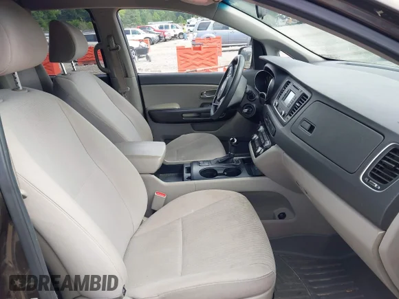 ✅ 2016 Kia Sedona LX • VIN: KNDMB5C17G6178685 • Lot: 45071067. Wystawiony na IAAI z przebiegiem 292 698 mil. Bezpłatny archiwum sprzedaży aukcyjnych z USA i szczegółowy raport historii pojazdu na DreamBid. Zdjęcie 5.