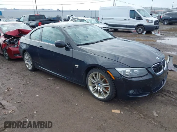 ✅ 2011 BMW 3 Series 335i xDrive • VIN: WBAKF9C54BE672150 • Lot: 44852826. Wystawiony na IAAI z przebiegiem 235 361 mil. Bezpłatny archiwum sprzedaży aukcyjnych z USA i szczegółowy raport historii pojazdu na DreamBid. Zdjęcie 1.