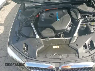 ✅ 2019 BMW 5 Series 530e • VIN: WBAJA9C59KB399010 • Lot: 90314935. Wystawiony na Copart z przebiegiem 117 146 mil. Bezpłatny archiwum sprzedaży aukcyjnych z USA i szczegółowy raport historii pojazdu na DreamBid. Zdjęcie 13.