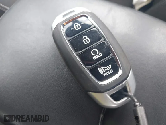 ✅ 2025 Hyundai Venue SEL • VIN: KMHRC8A32SU371559 • Lot: 45444913. Listed on IAAI with 25,979 mi. Free auction sales archive from the USA and detailed vehicle history report at DreamBid. Image 11.